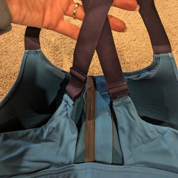 Under Armour Eclipse Front Zip Sports Bra 38 DD - Picture 4 of 4